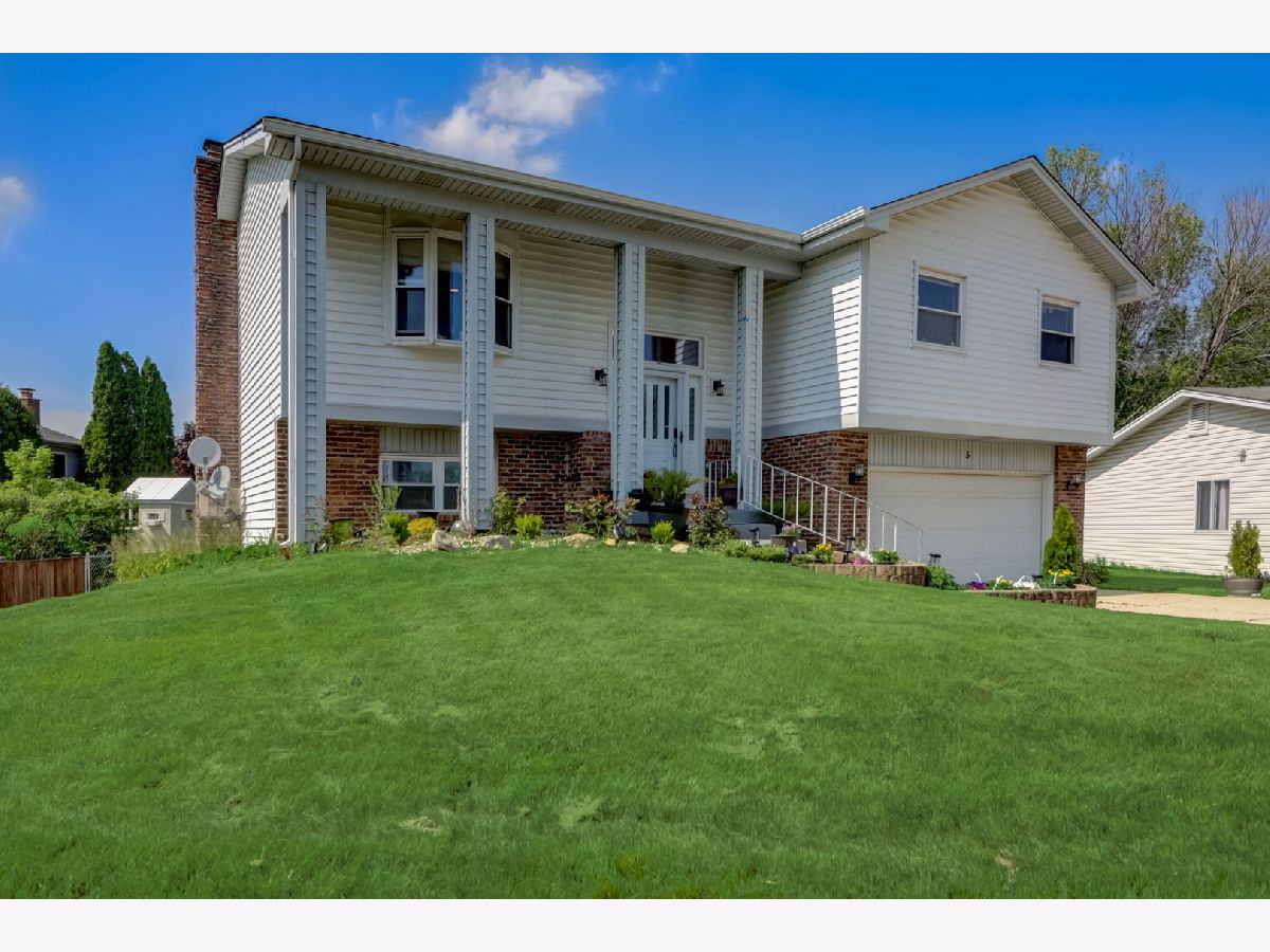 Homes & Townhomes & Condos Sold Woodridge Center Woodridge Illinois, 5 Lorraine