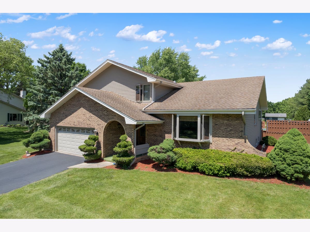 Homes Sold River Grange Lakes St Charles Illinois, 36W418 Barton