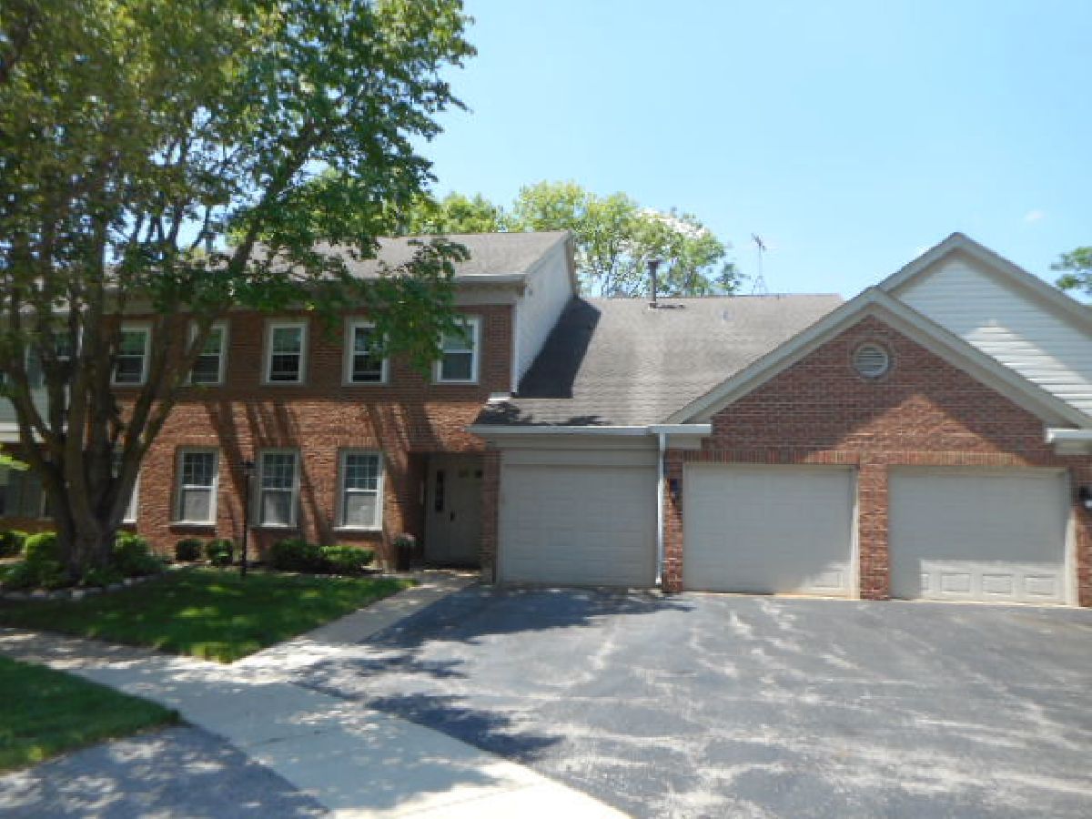 Condominiums Sold Willow Pond Schaumburg Illinois, 1250 Rosewood