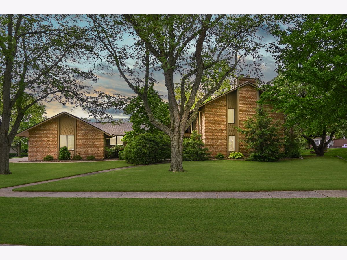Homes & Condos & Townhomes Sold Brookridge Bloomington Illinois, 37 Pendleton