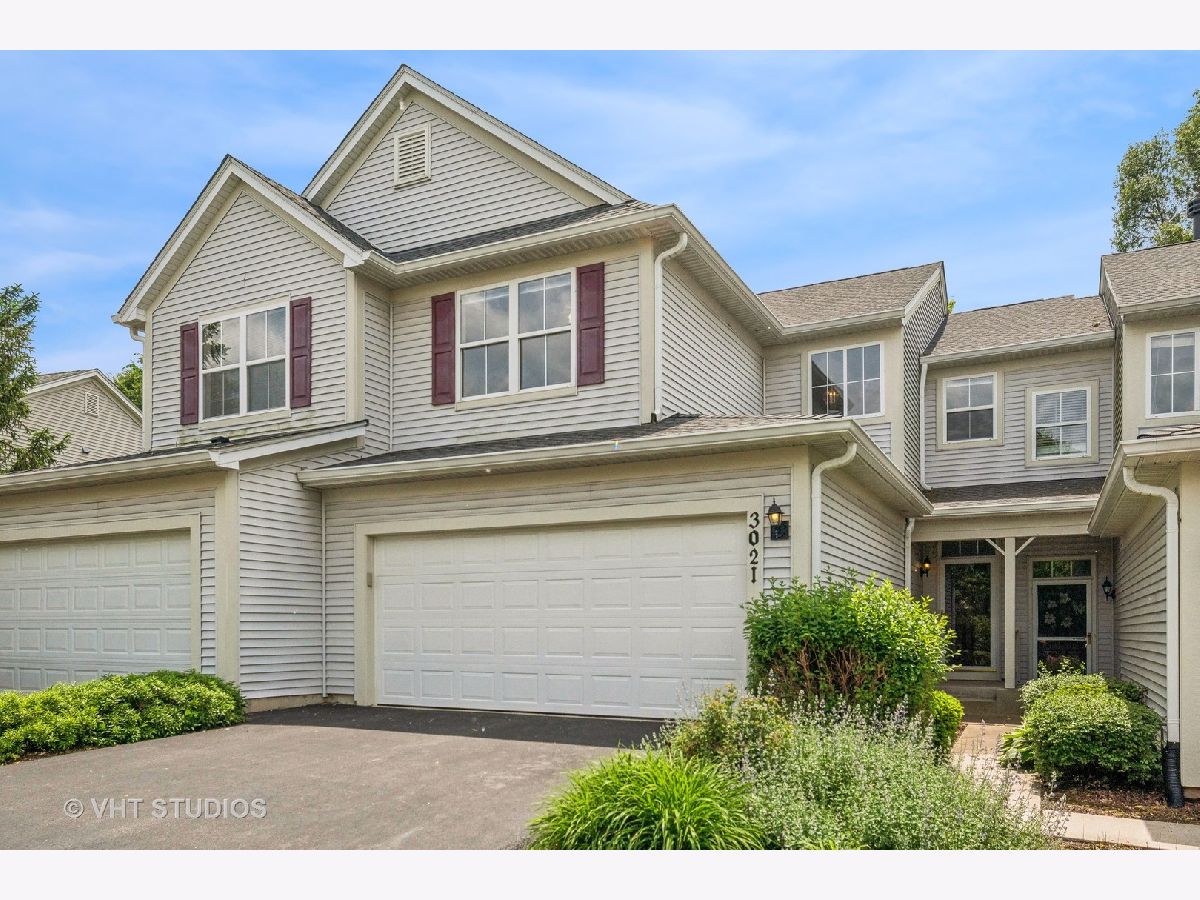 Townhomes & Condos & Homes Sold Harvest Hills St Charles Illinois, 3021 Pleasant Plains