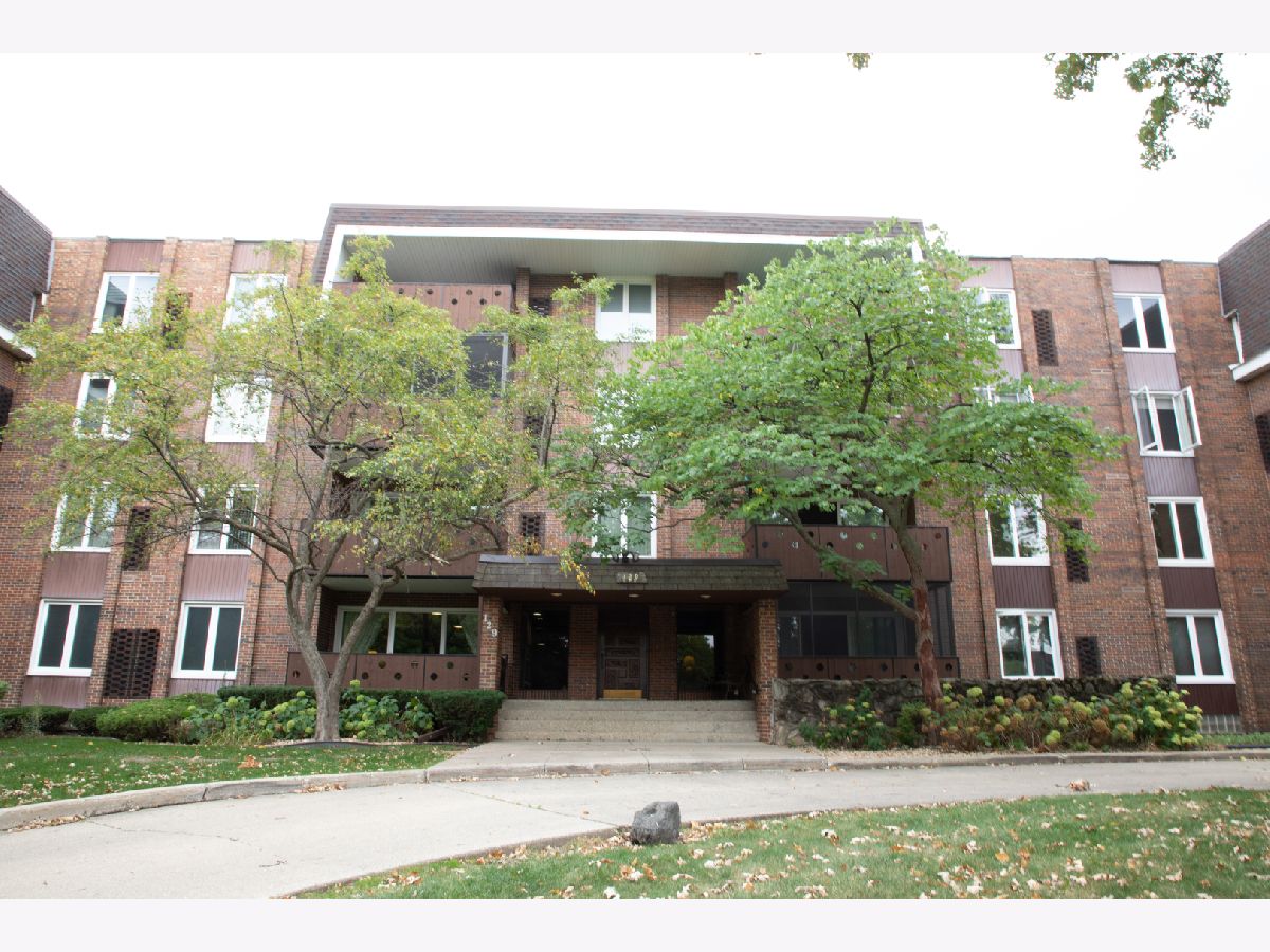 Condominiums Sold Park Royal Wood Dale Illinois, 129 Spruce