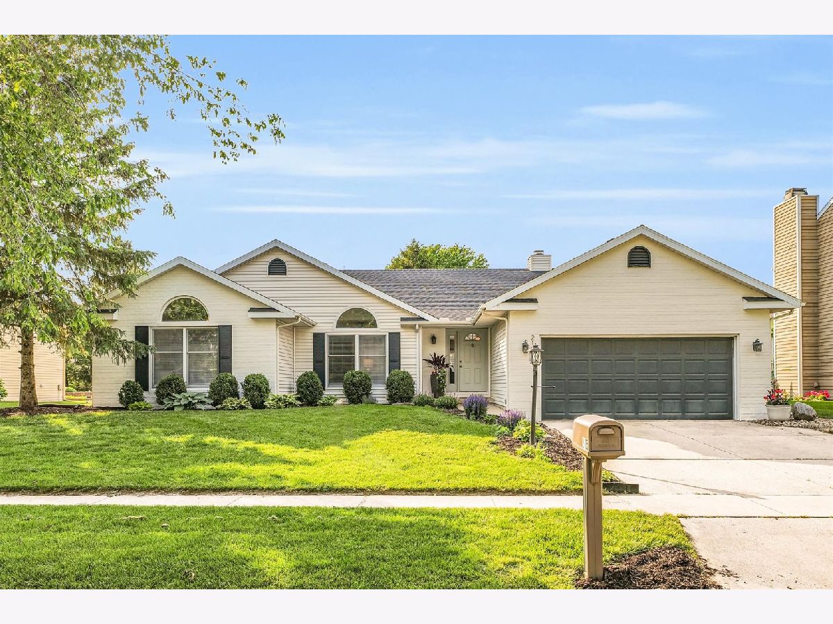 Homes & Condos & Townhomes Sold Robeson Meadows Champaign Illinois, 2105 Scottsdale