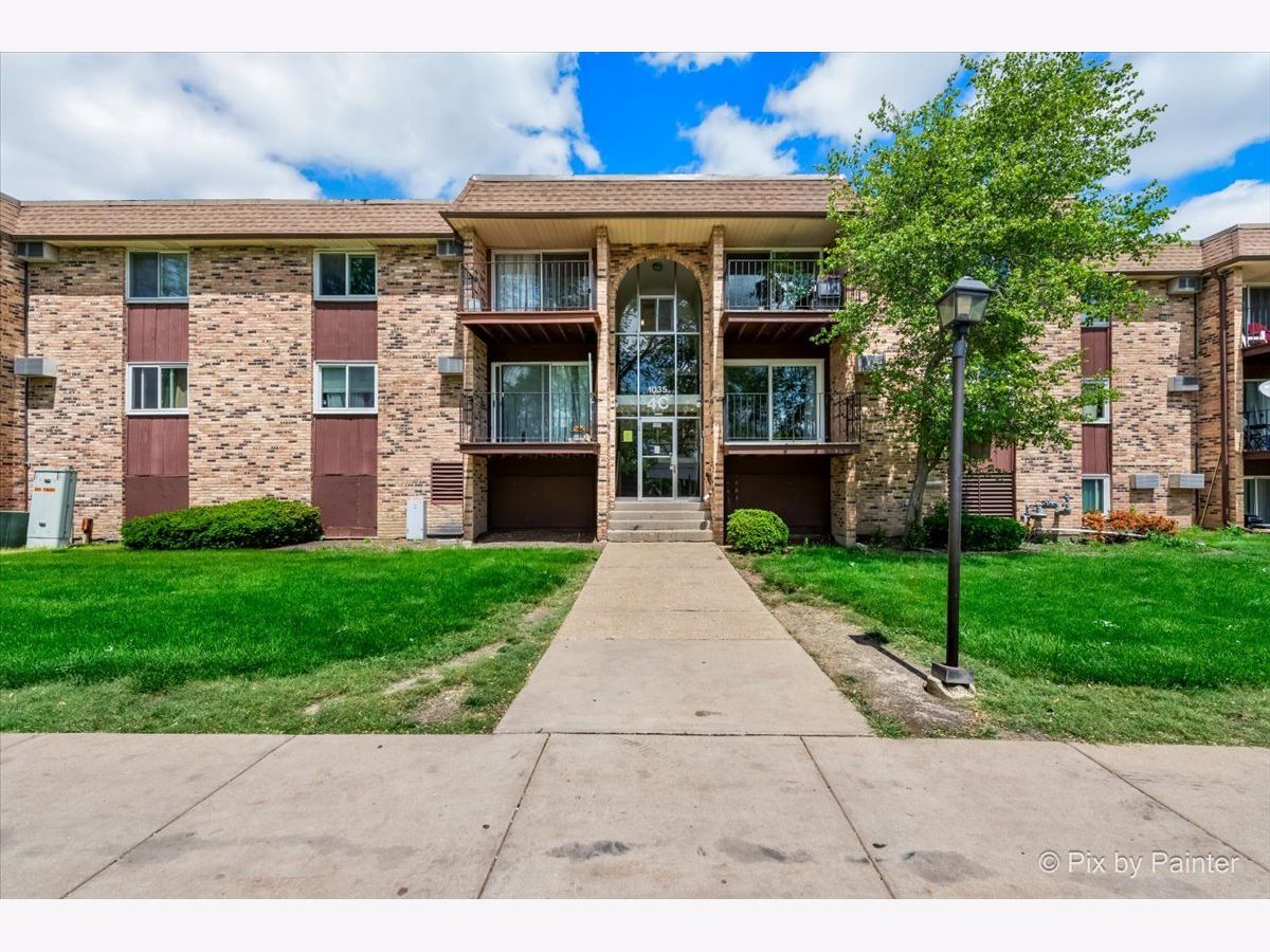 Condominiums Sold Highland Crossing Hoffman Estates Illinois, 1035 Higgins Quarter