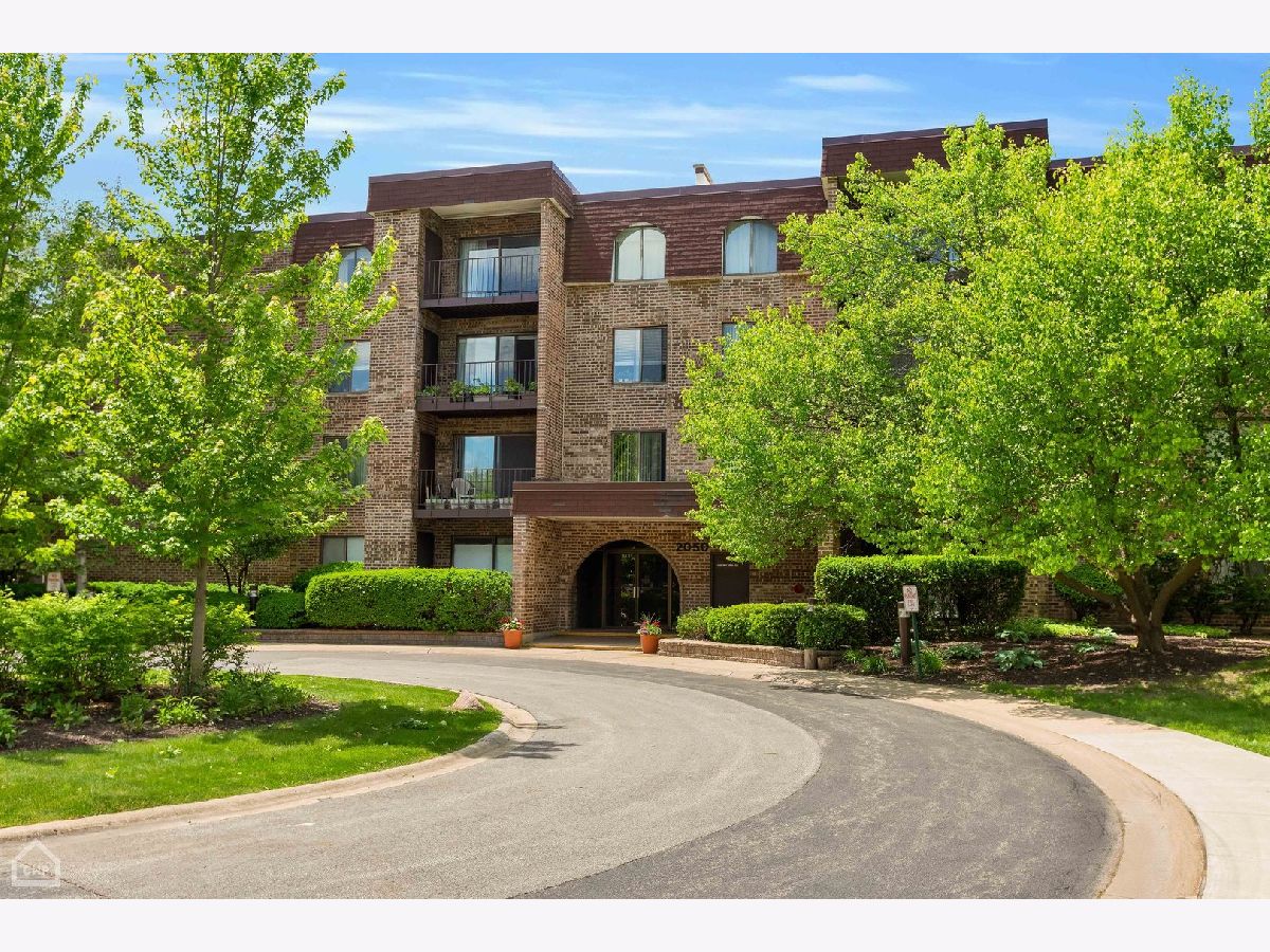 Condominiums & Homes Sold Salceda Del Norte Northbrook Illinois, 2050 Valencia