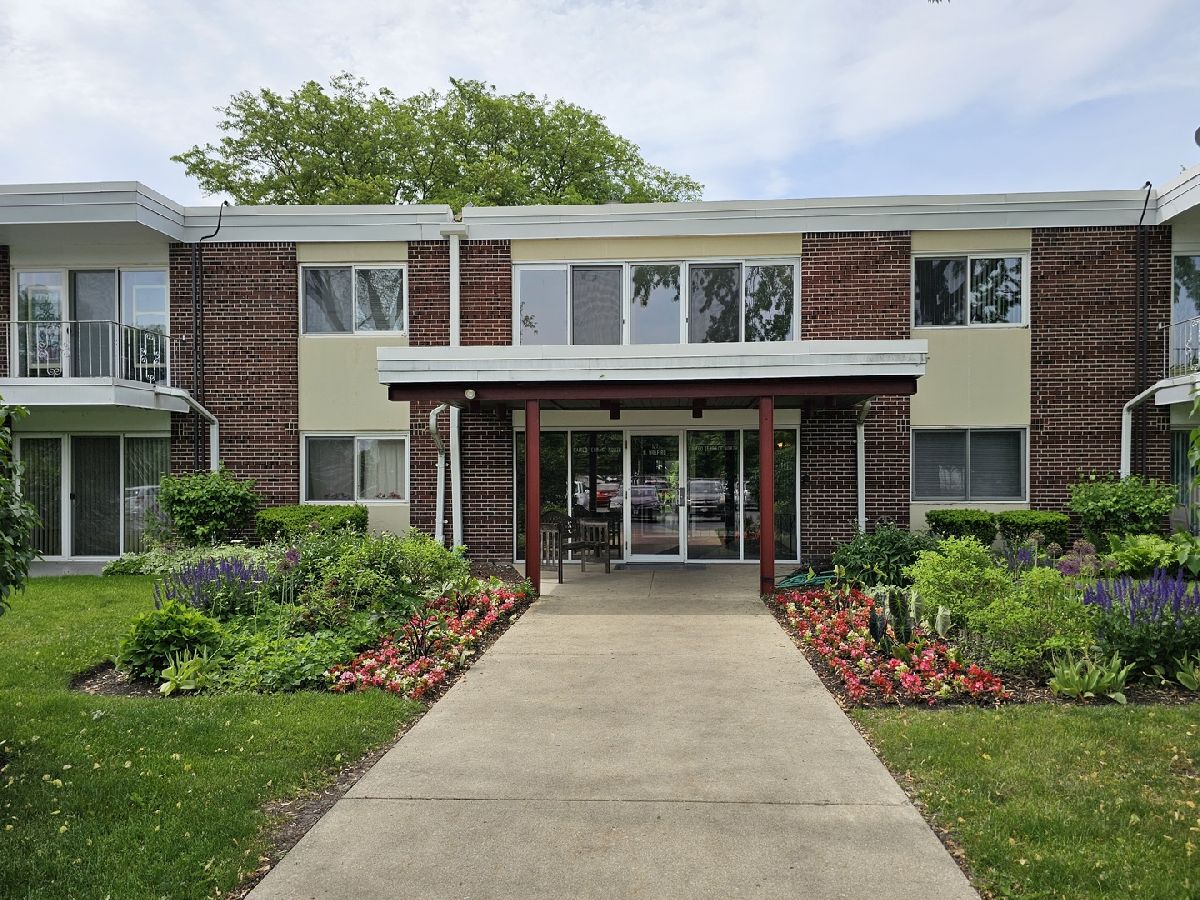 Condominiums Sold Cameo Terrace Wheeling Illinois, 127 Wolf
