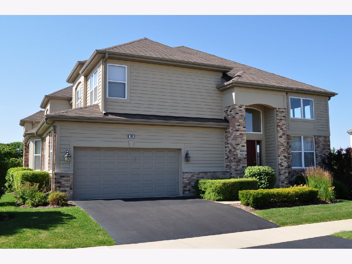 Condos & Townhomes & Homes Sold Sanders Prairie Northbrook Illinois, 742 Sarah