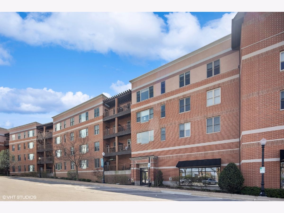 Condominiums Sold Acadia On The Green Downers Grove Illinois, 935 Burlington