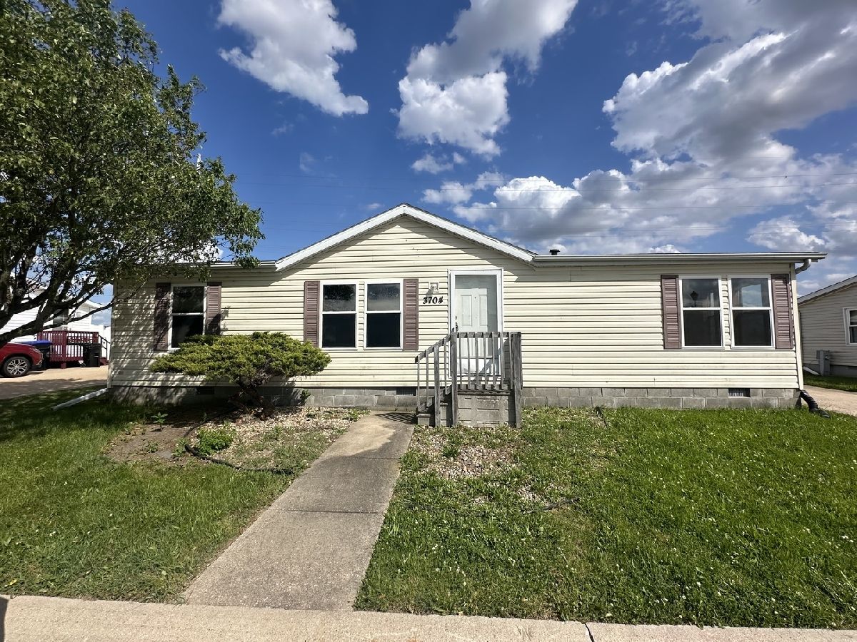 Homes Sold Prairie Place Bloomington Illinois, 3704 Daffodil