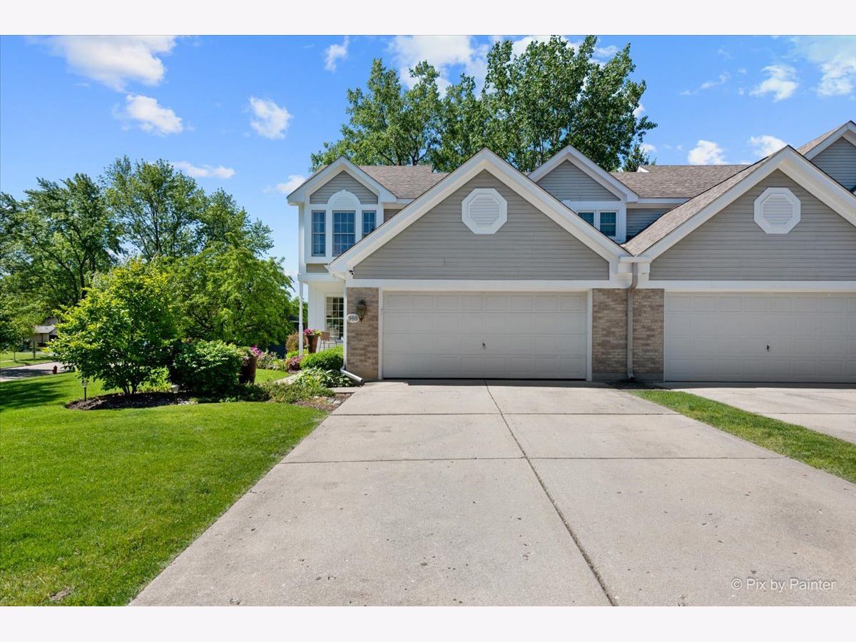 Townhomes Sold Hidden Pond Crystal Lake Illinois, 988 Sutherland