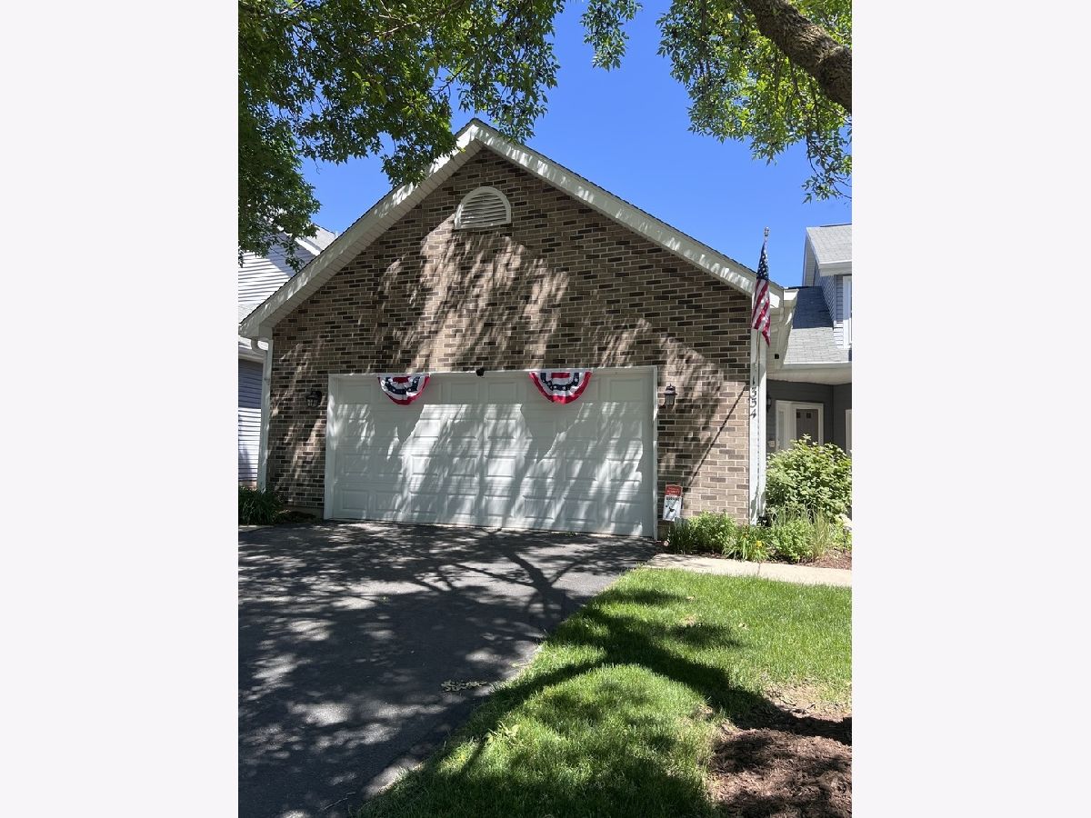 Townhomes & Homes Sold Highland Glen Algonquin Illinois, 1354 Essex