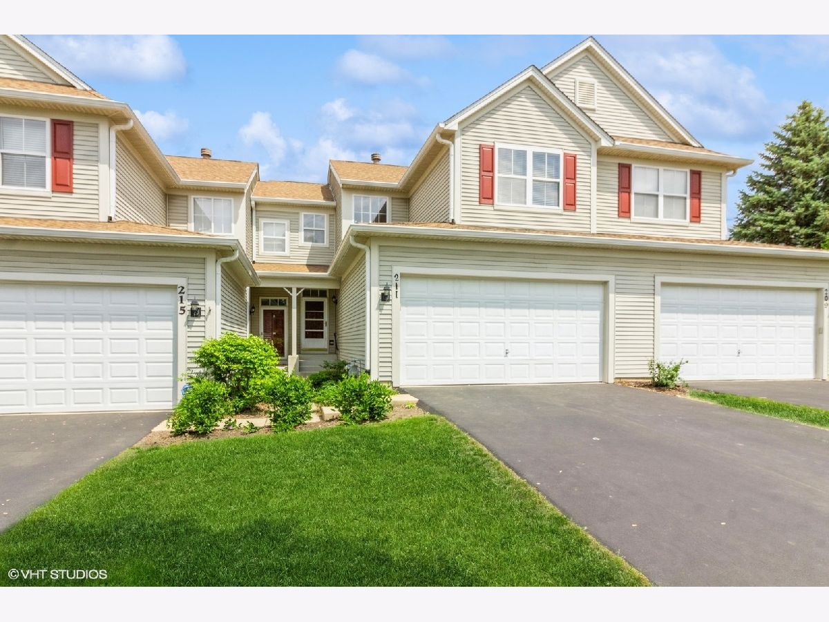 Townhomes & Condos & Homes Sold Harvest Hills St Charles Illinois, 211 Grand Ridge