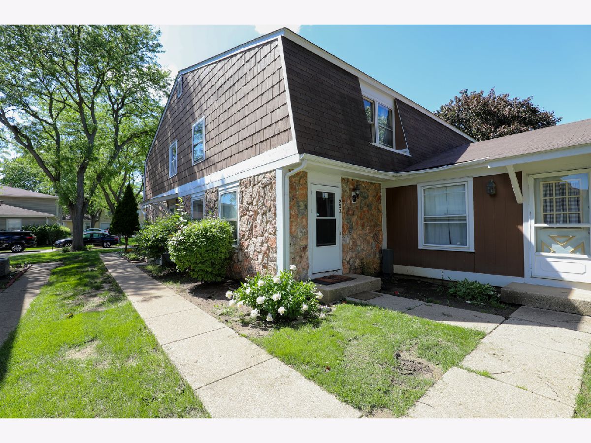 Townhomes & Condos & Homes Sold Plymouth Farms Vernon Hills Illinois, 223 Sunset