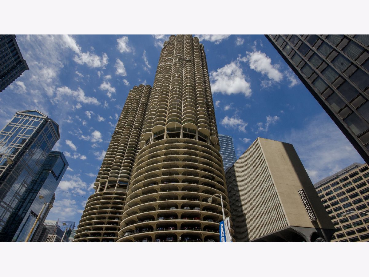 Condominiums Rented Marina Towers Chicago Illinois, 300 State