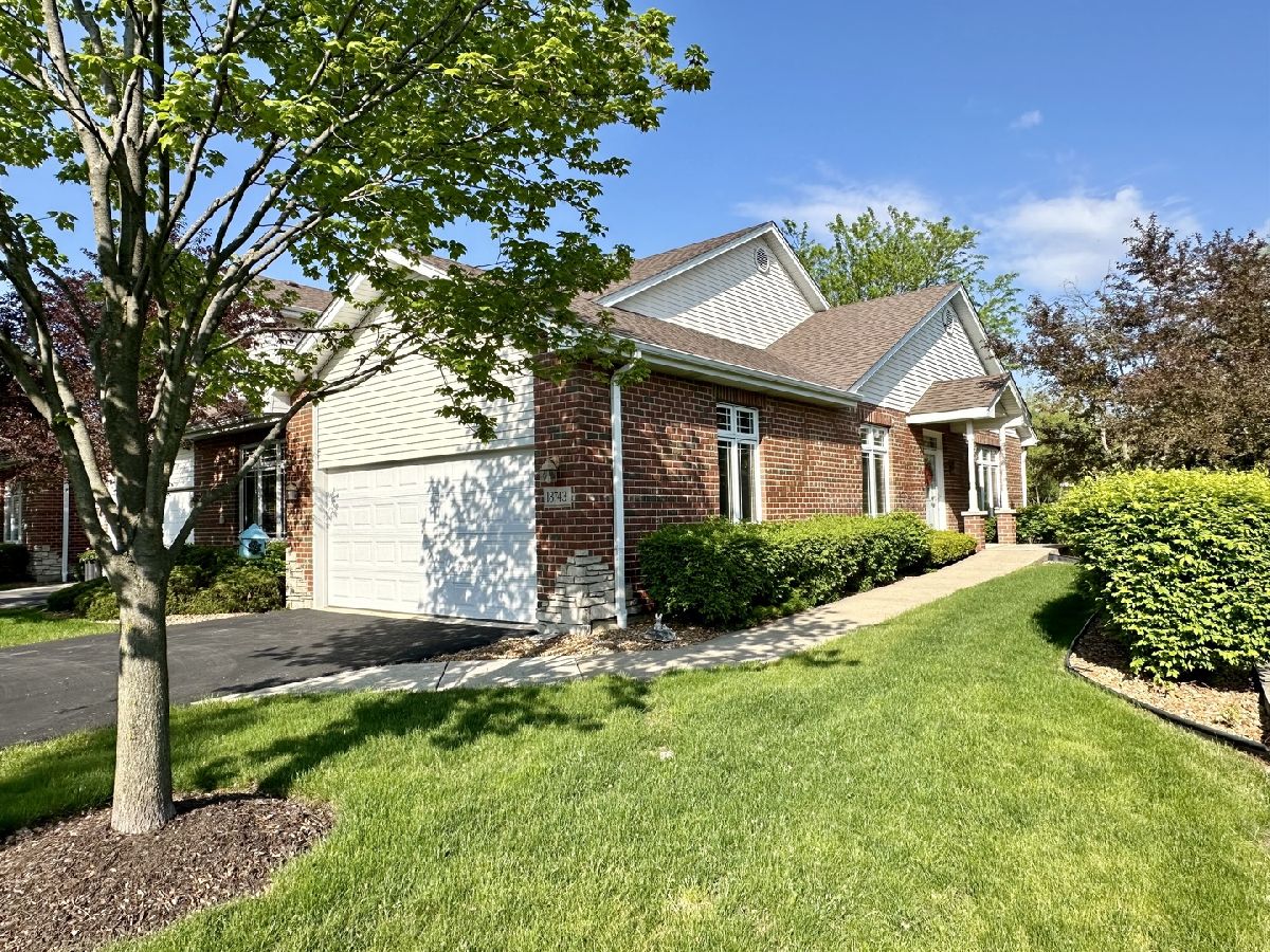 Townhomes & Homes Sold Crystal Creek Mokena Illinois, 18743 Wren