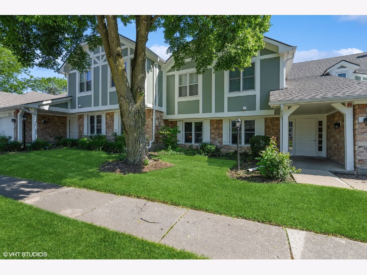 Condos & Townhomes Sold Lake Park Manor Vernon Hills Illinois, 231 Coventry
