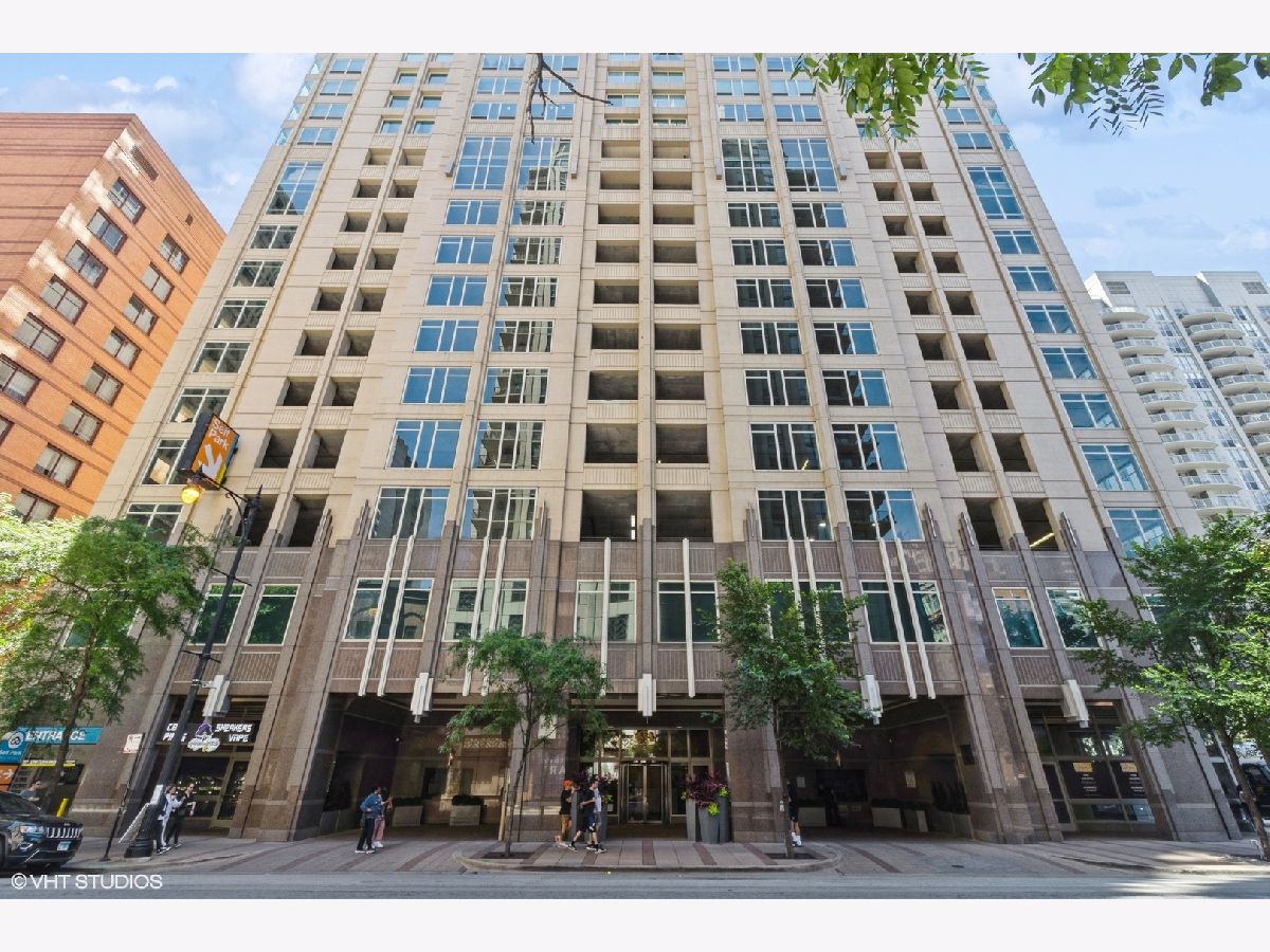 Condos & Townhomes Rented Millenium Centre Chicago Illinois, 33 Ontario