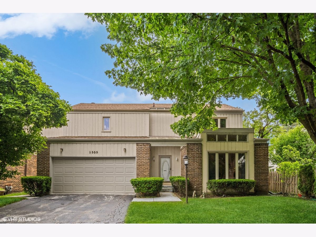 Homes & Condos & Townhomes Sold Cobblewood Northbrook Illinois, 2555 Brian