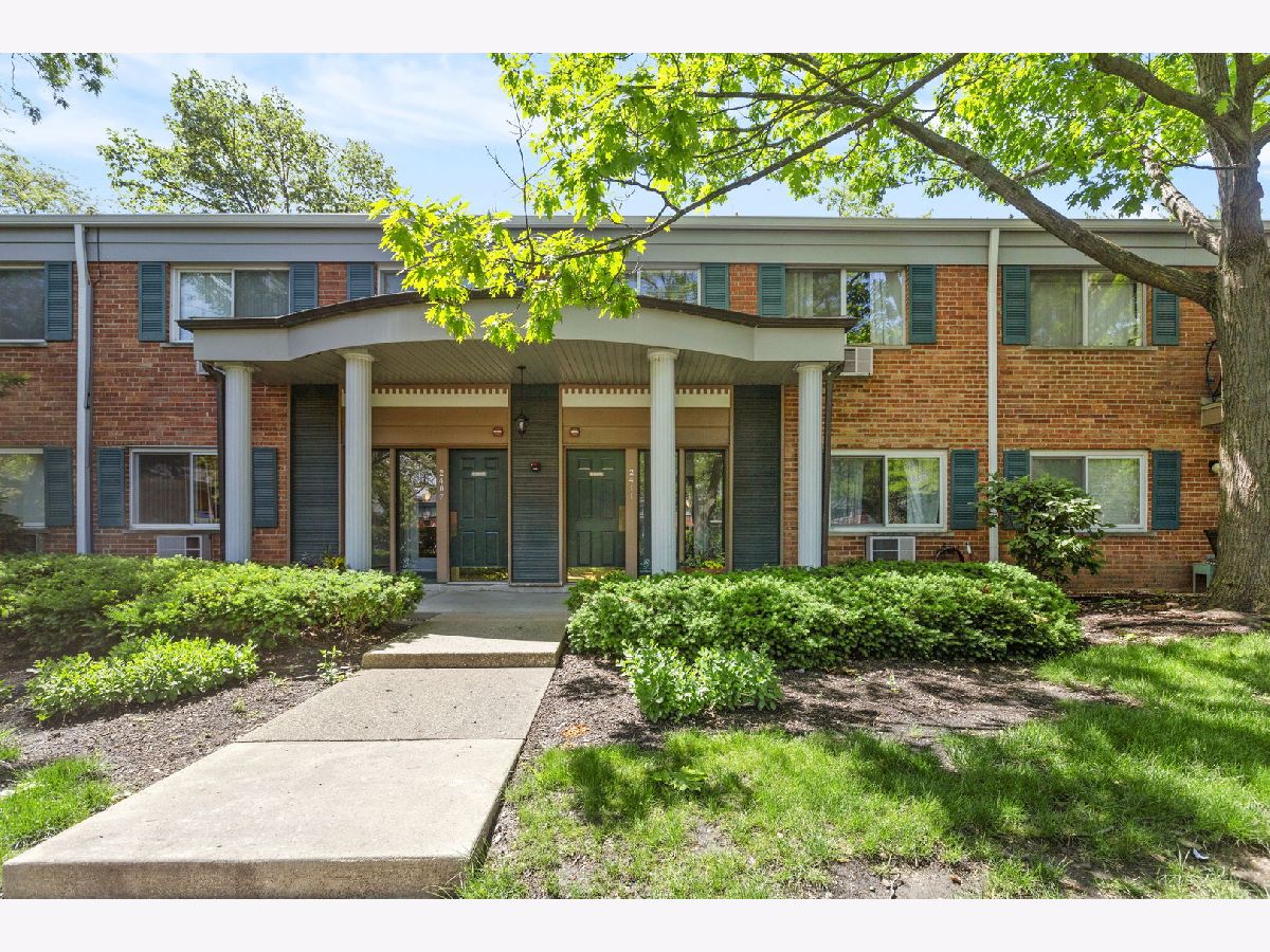 Condominiums & Homes Rented Brittany Place Arlington Heights Illinois, 2411 Goebbert