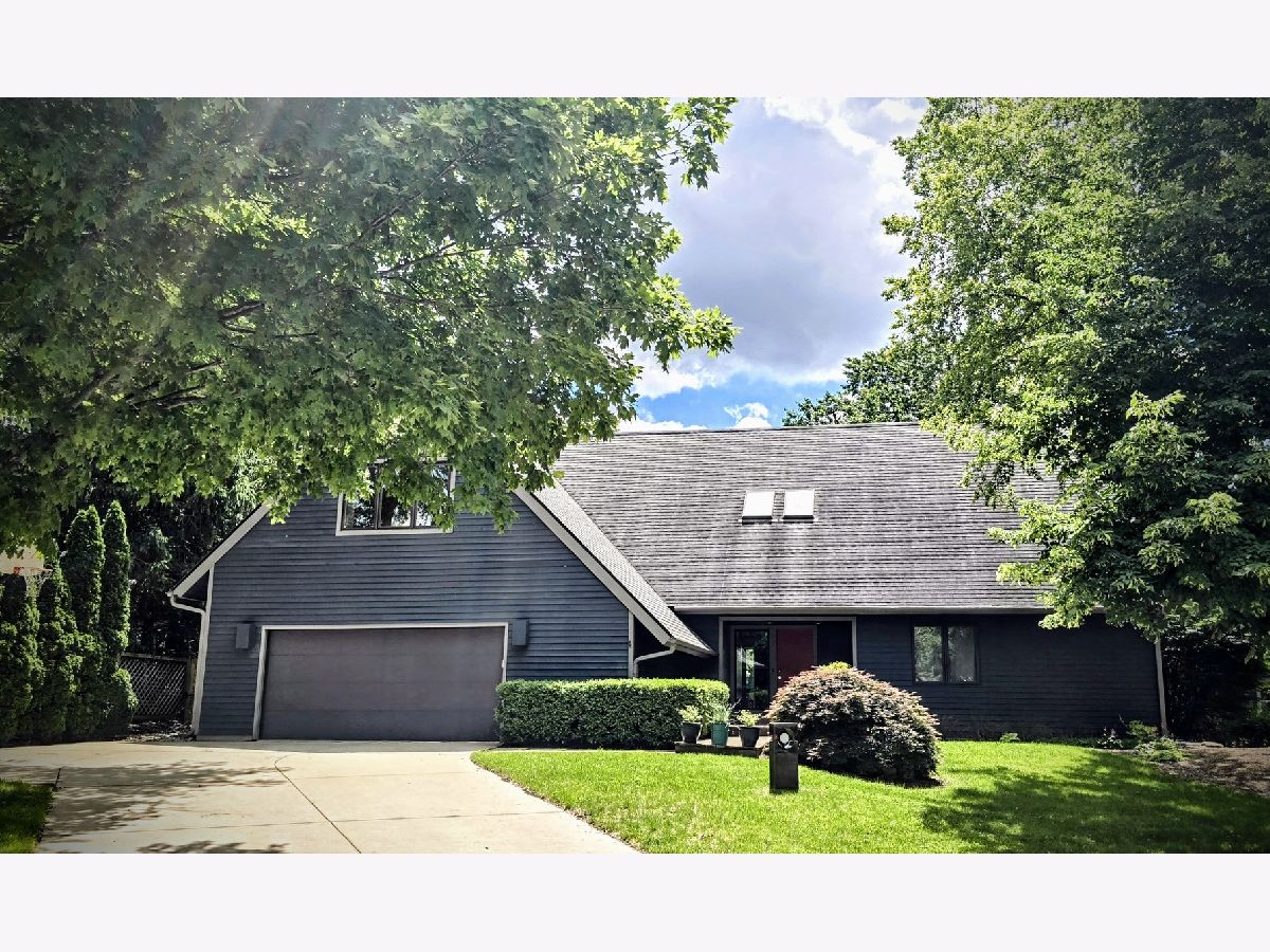 Homes & Condos & Townhomes Sold Robeson Meadows Champaign Illinois, 2723 Valley Brook