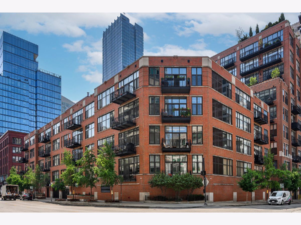 Condominiums Sold Union Square Lofts Chicago Illinois, 333 Hubbard
