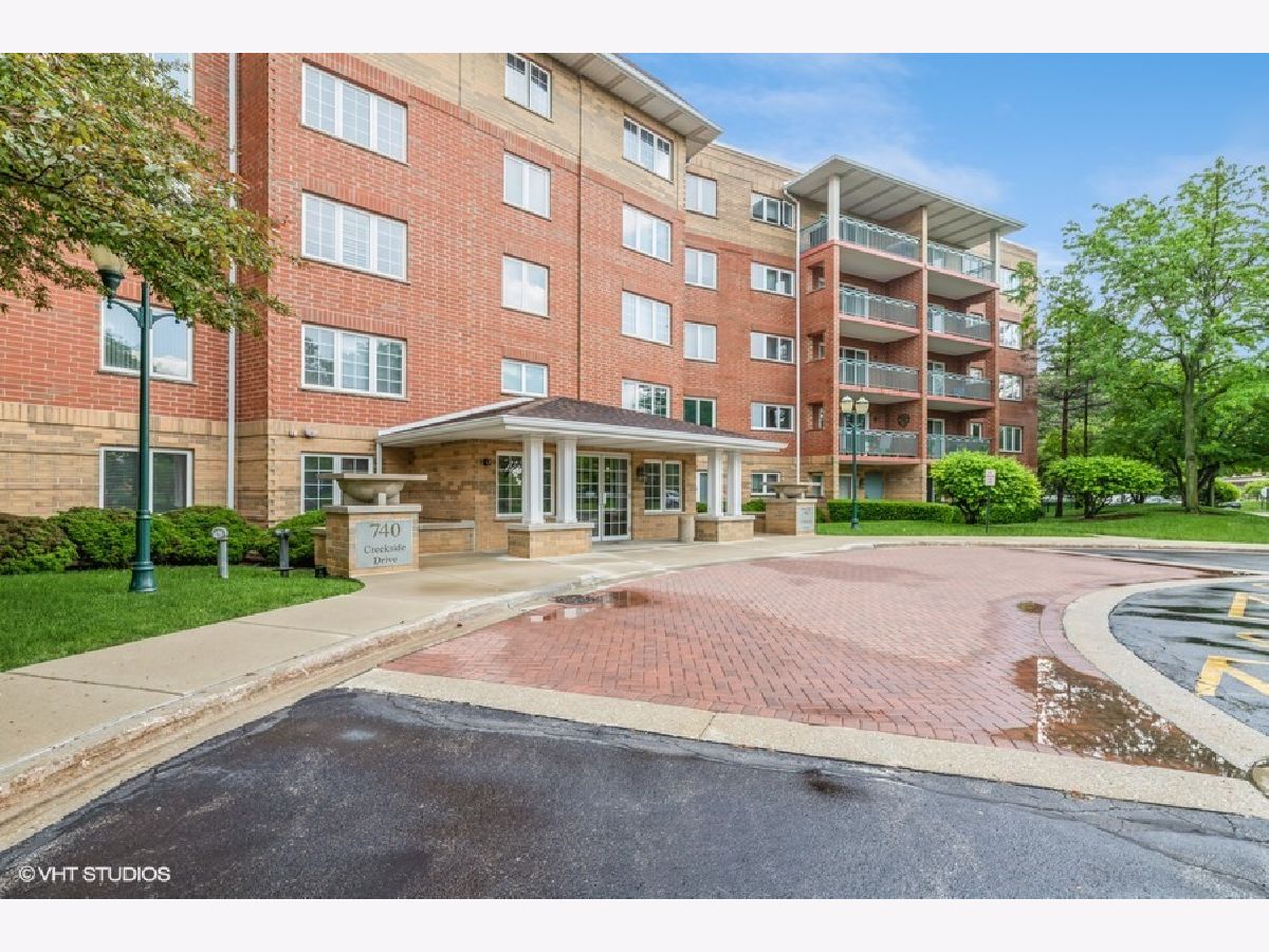 Condominiums Sold Creekside Mount Prospect Illinois, 740 Creekside