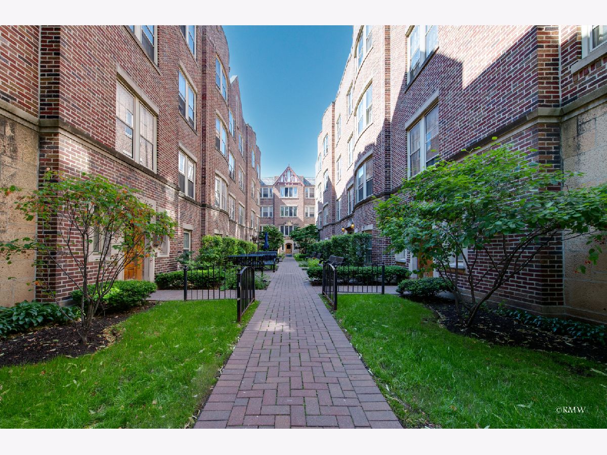 Condominiums Sold Lions Gate Condominiums Oak Park Illinois, 1120 Washington