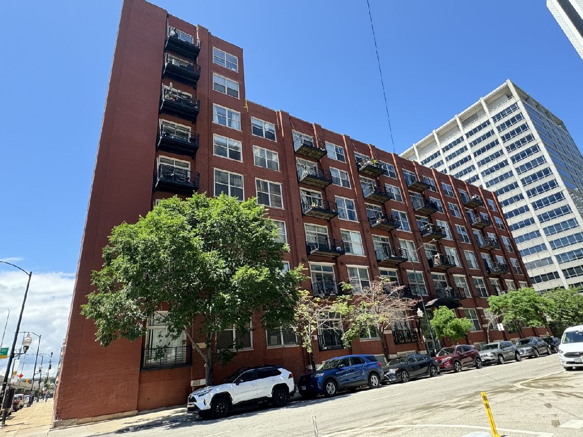 Condominiums Rented Gotham Lofts Chicago Illinois, 417 Jefferson