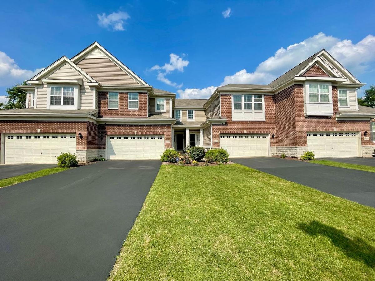 Townhomes Rented Mayfair Naperville Illinois, 2784 Blakely