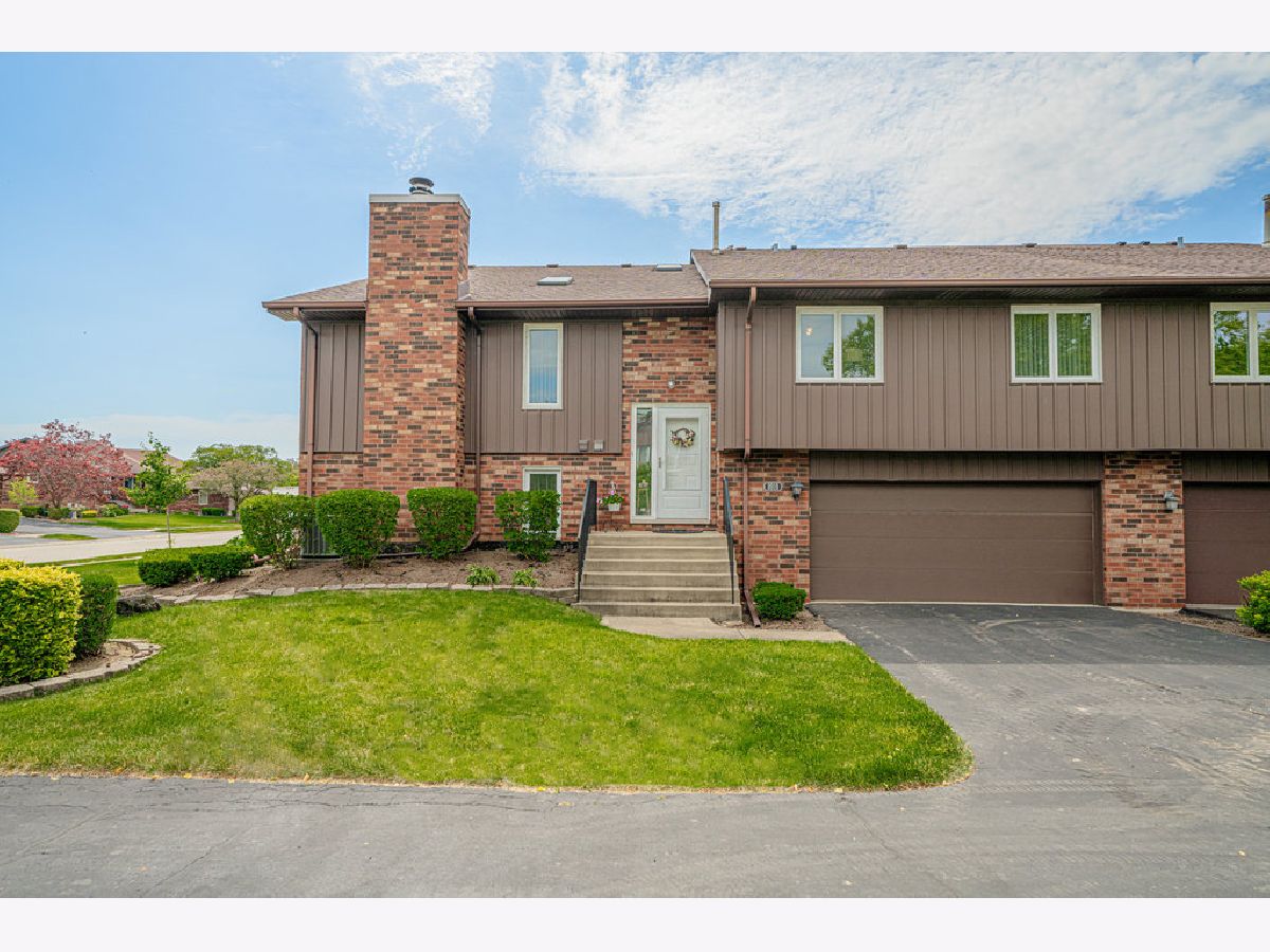 Townhomes & Condos Sold Riviera Estates Orland Park Illinois, 8910 Riviera