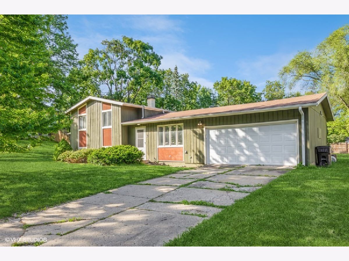 Homes Rented Lake Killarney Cary Illinois, 6406 Shannon