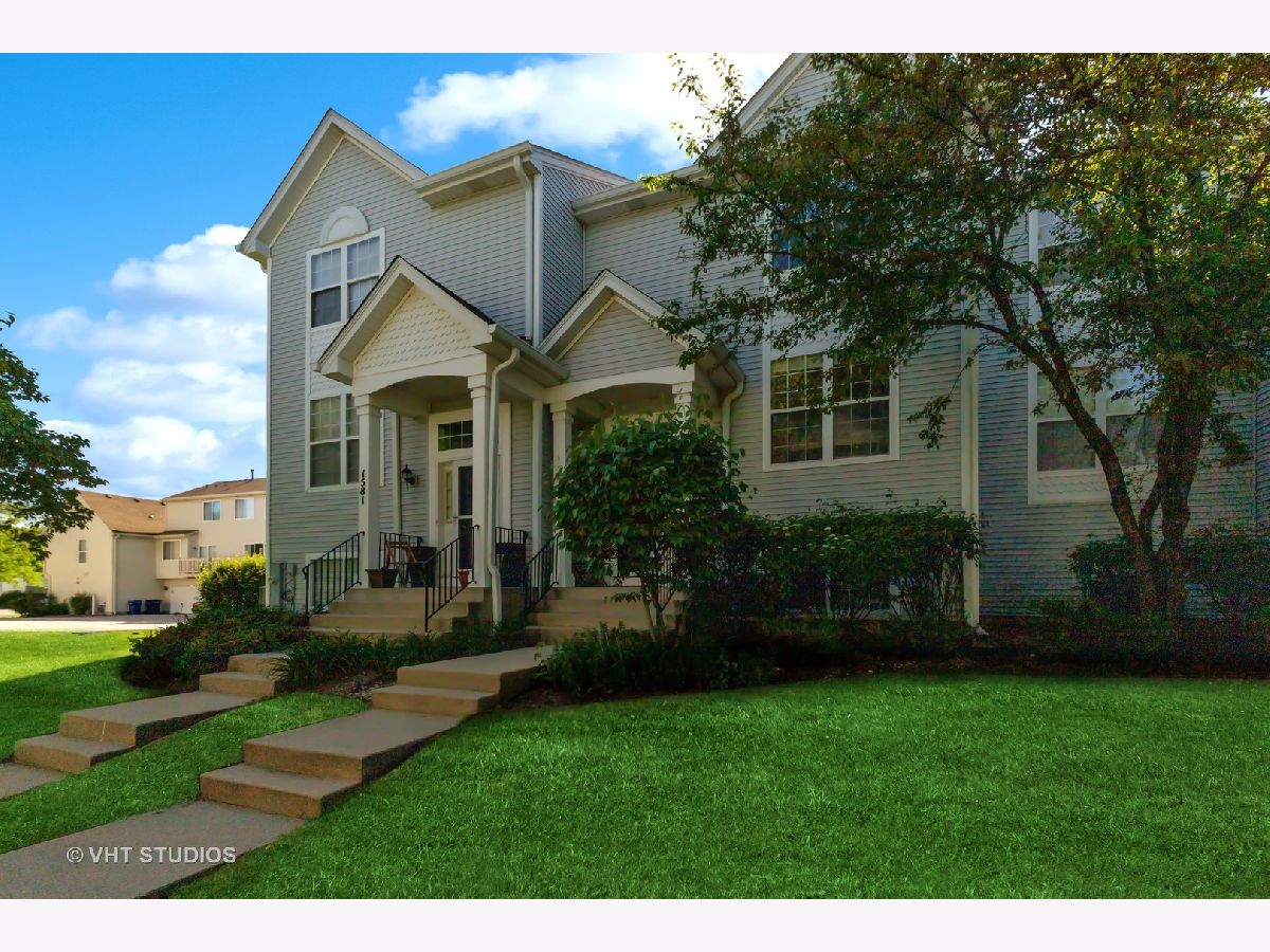 Townhomes & Homes Sold Greystone Gurnee Illinois, 1583 Shire