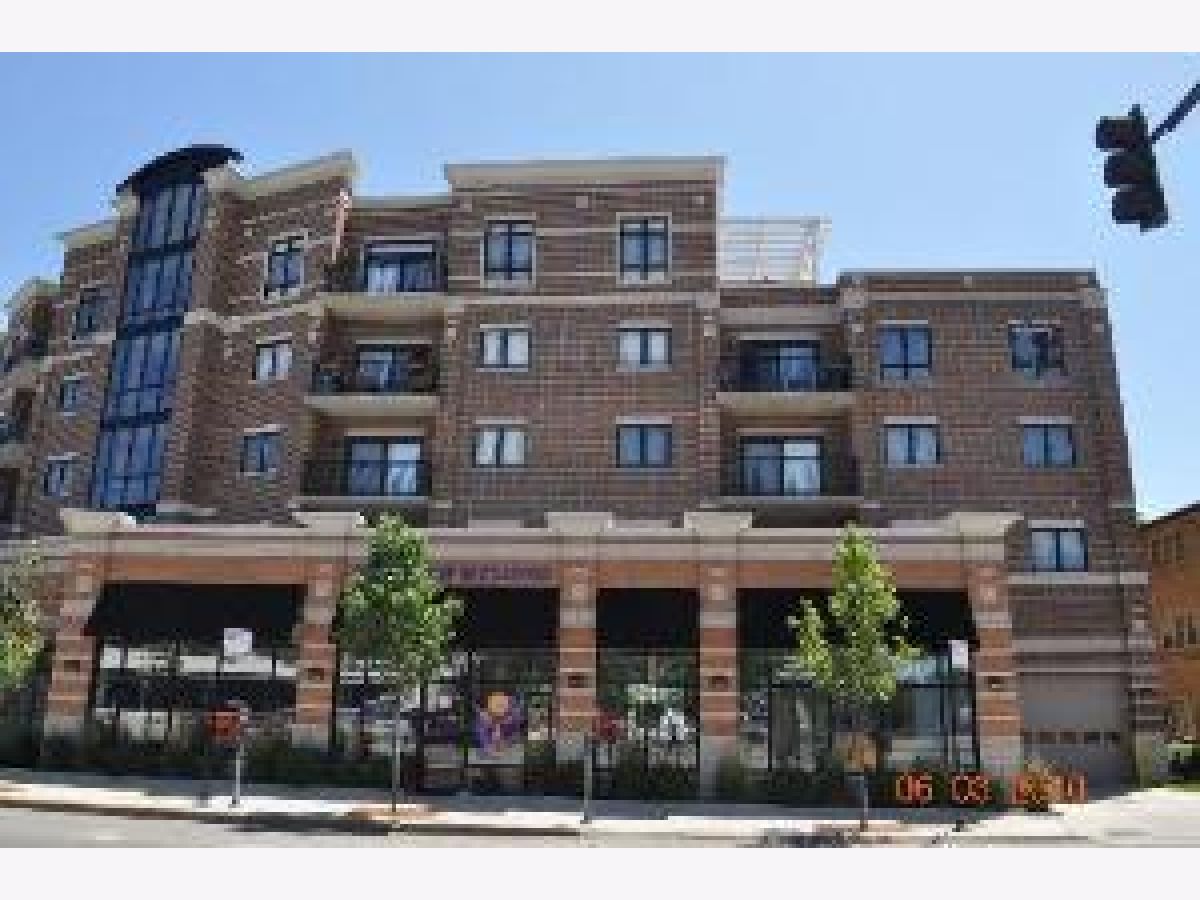 Condominiums Rented Lincoln Crossing Chicago Illinois, 5588 Lincoln