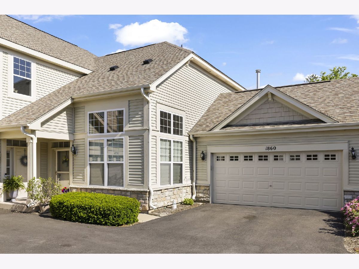 Townhomes & Condos & Homes Sold Stonegate West Aurora Illinois, 1860 Chase