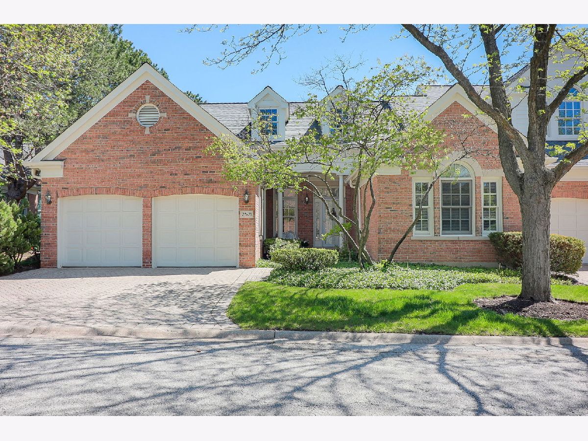 Townhomes & Homes Sold Westchester Club Westchester Illinois, 2521 Chesapeake
