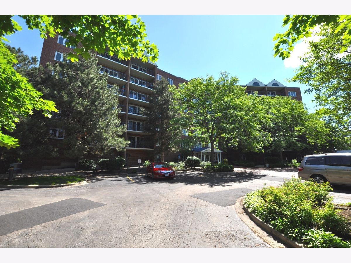 Condominiums & Homes Sold Bunker Hill Niles Illinois, 6701 Milwaukee