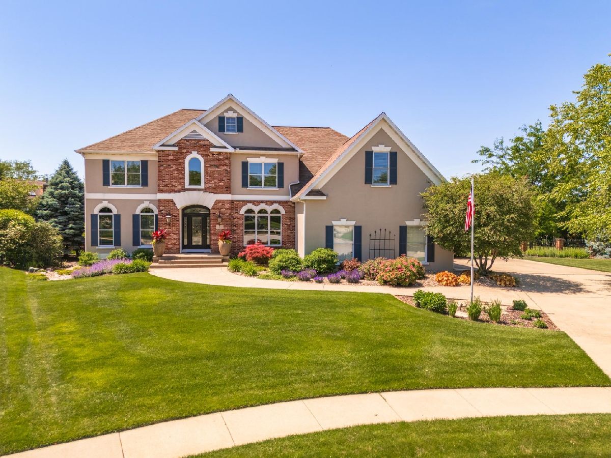 Homes & Condos & Townhomes Sold Hawthorne Hills Bloomington Illinois, 2 Milton