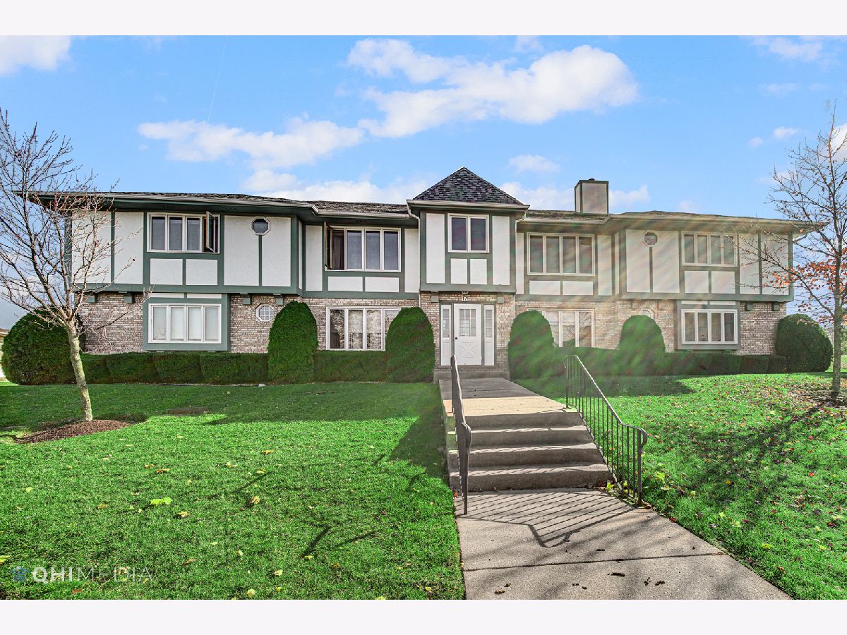 Condominiums Sold Edelweiss On The Lake Palos Park Illinois, 17 Saint Moritz