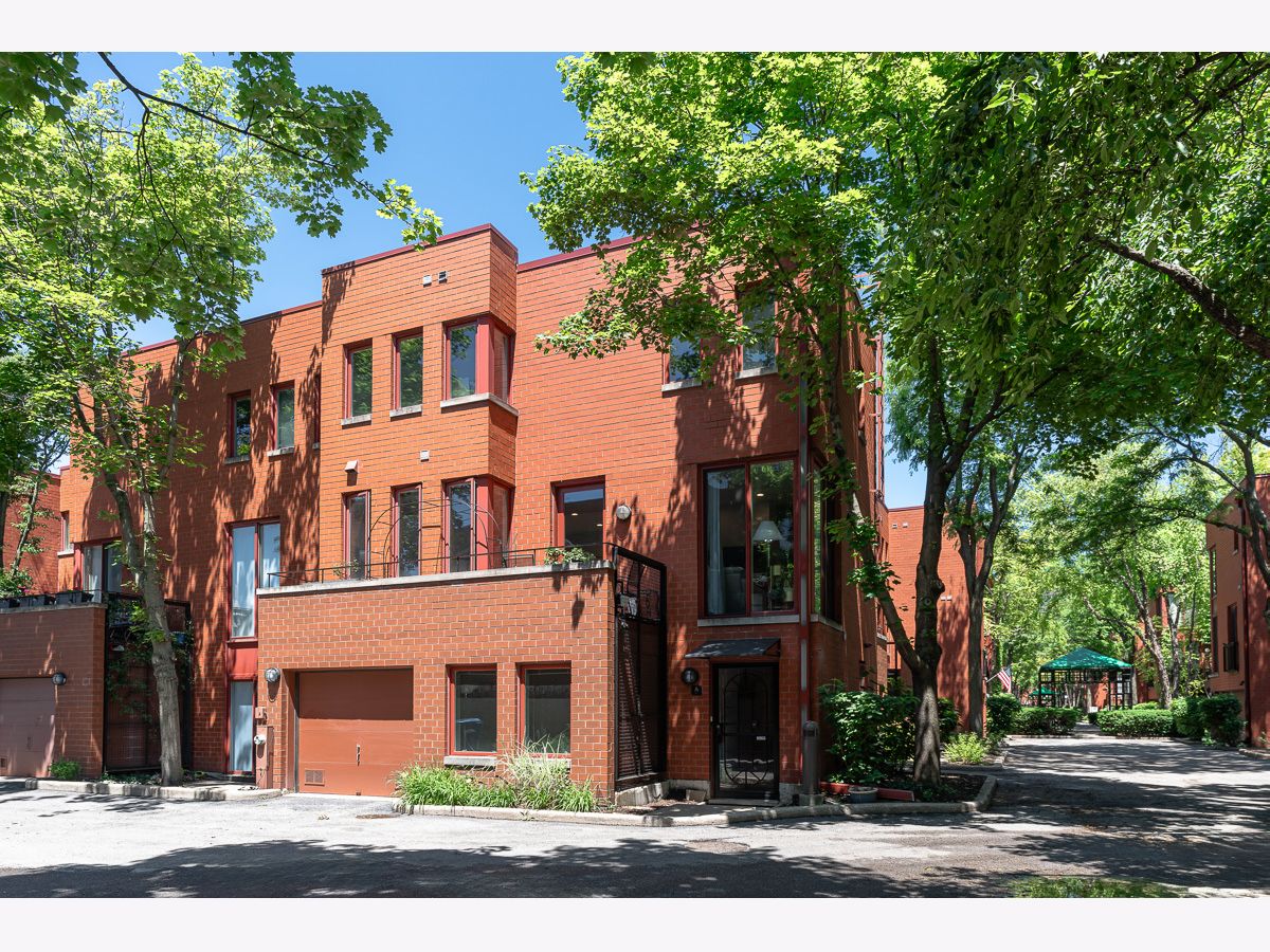 Townhomes & Condos & Homes Rented Dearborn Park Ii Chicago Illinois, 1312 Federal