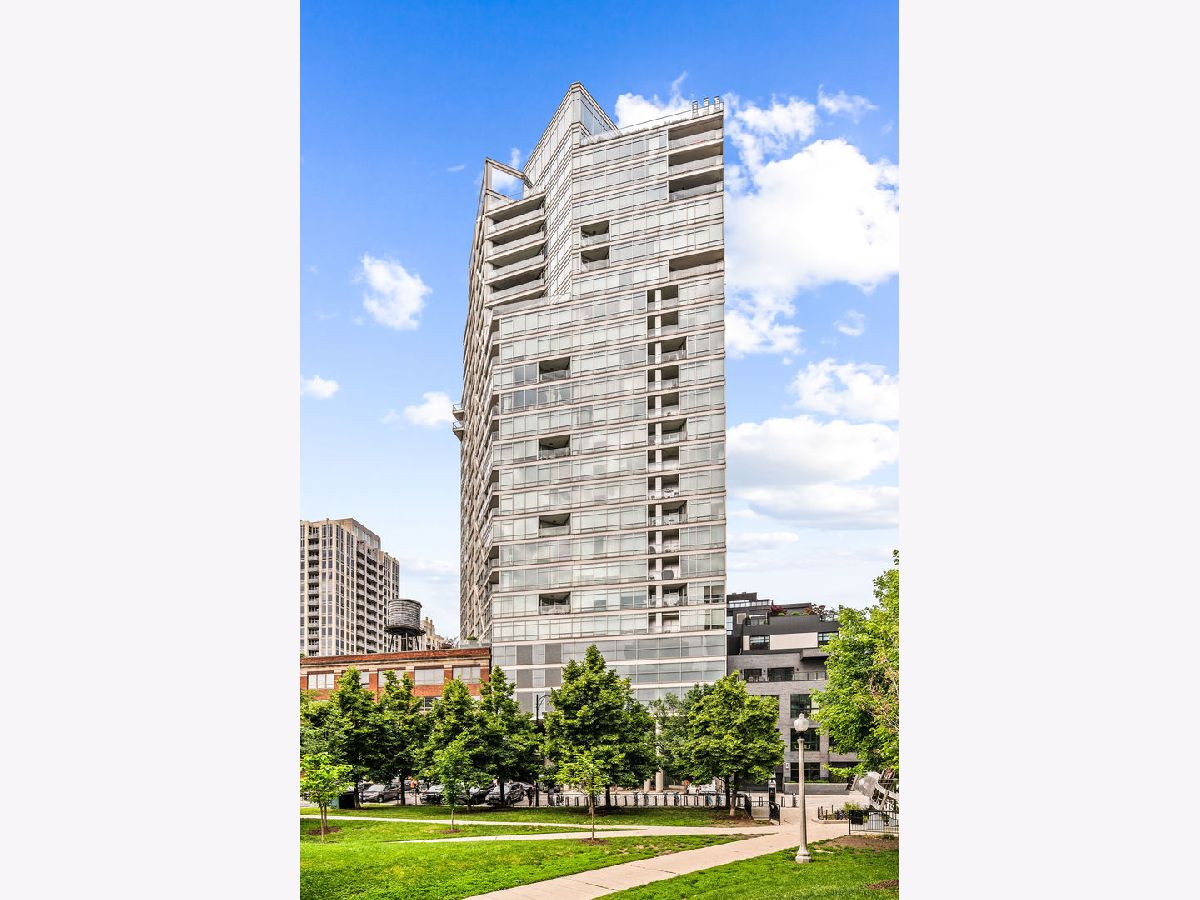 Condominiums Sold Erie On The Park Chicago Illinois, 510 Erie