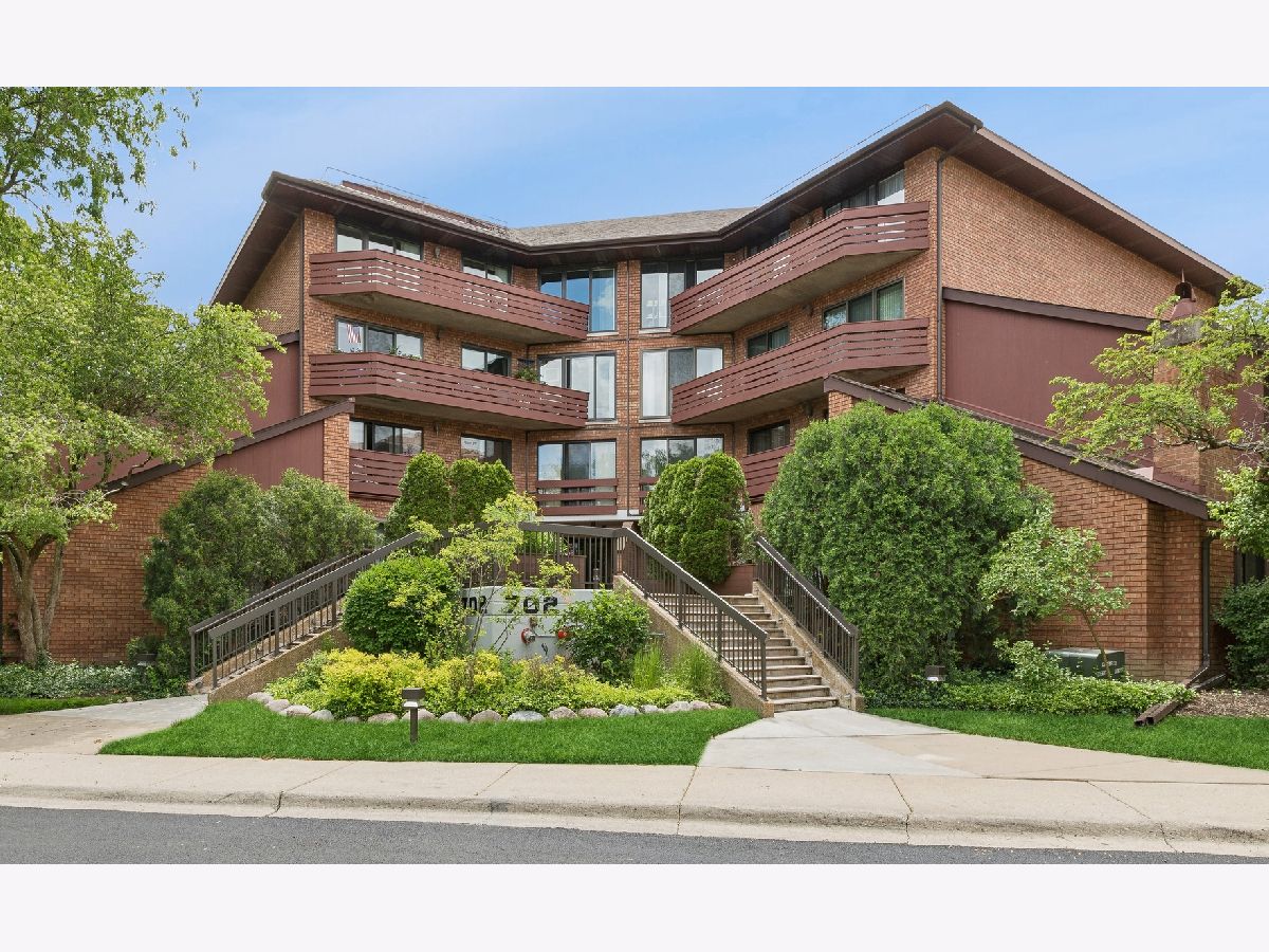 Condos & Townhomes Sold Orchard Glen Glenview Illinois, 702 Waukegan