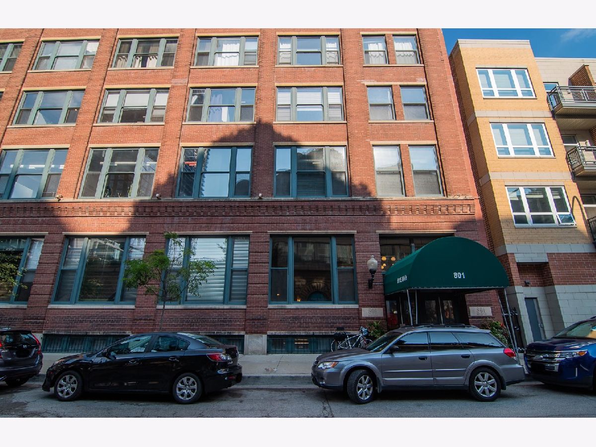 Condominiums Rented Paper Place Lofts Chicago Illinois, 801 Wells