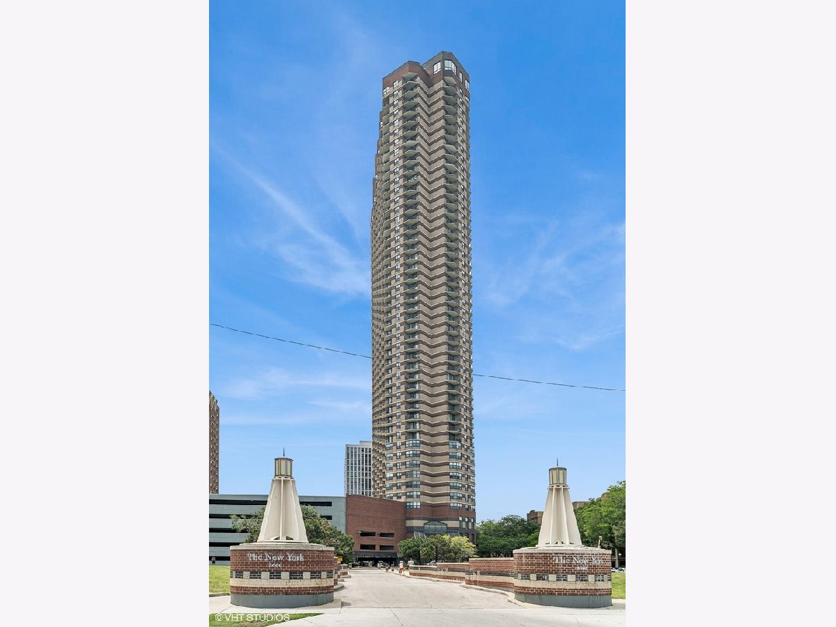 Condominiums Sold The New York Chicago Illinois, 3660 Lake Shore