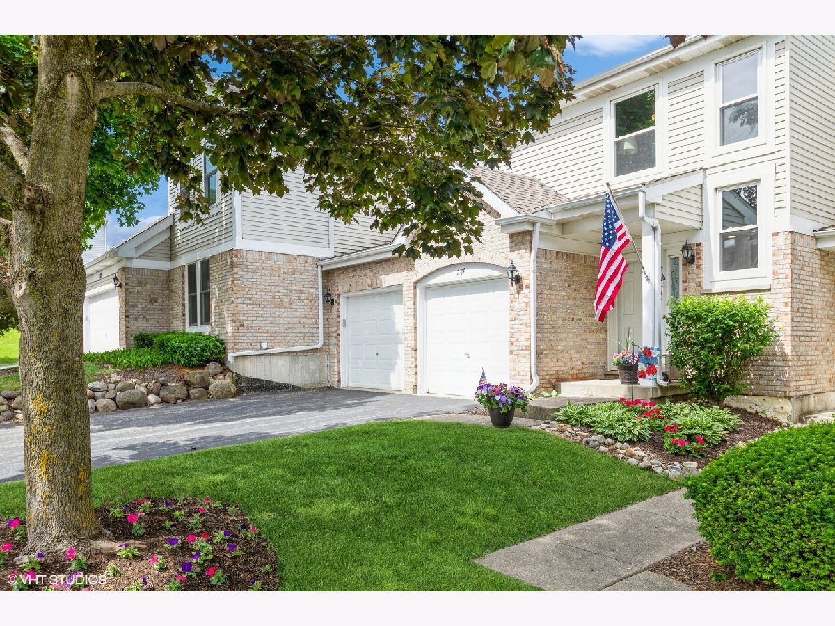 Townhomes & Condos & Homes Sold Cary Oaks Cary Illinois, 284 Haber