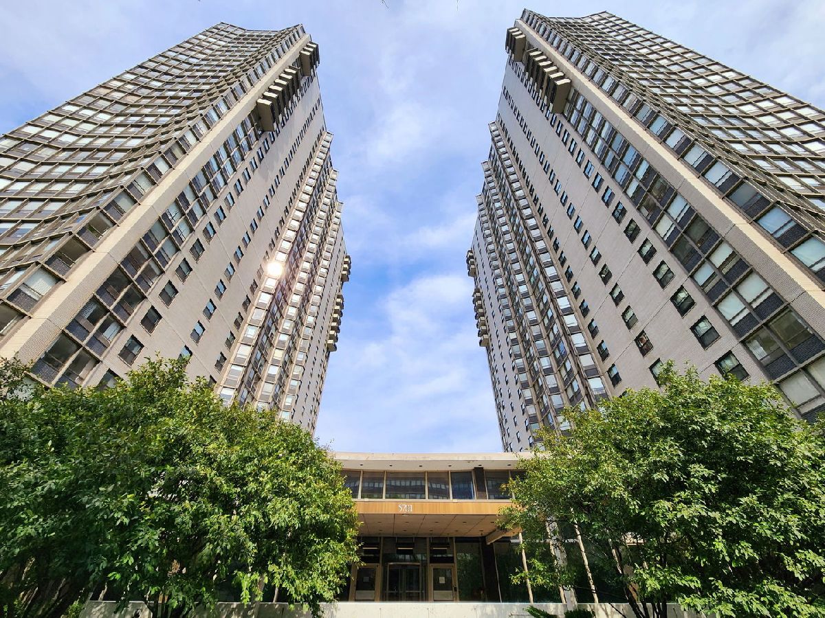Condominiums Sold Hollywood Towers Chicago Illinois, 5701 Sheridan