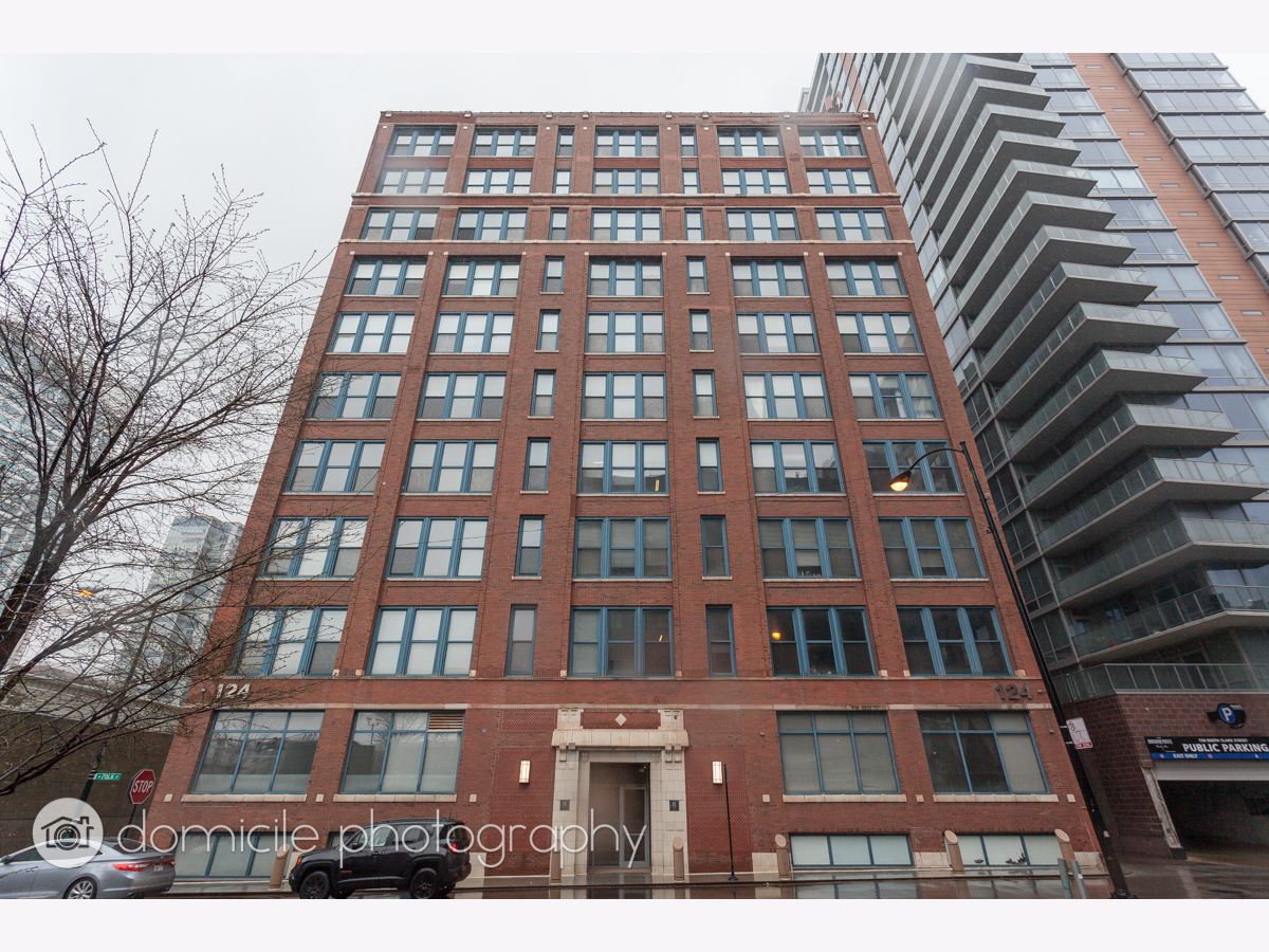 Condominiums Rented Folio Square Chicago Illinois, 124 Polk