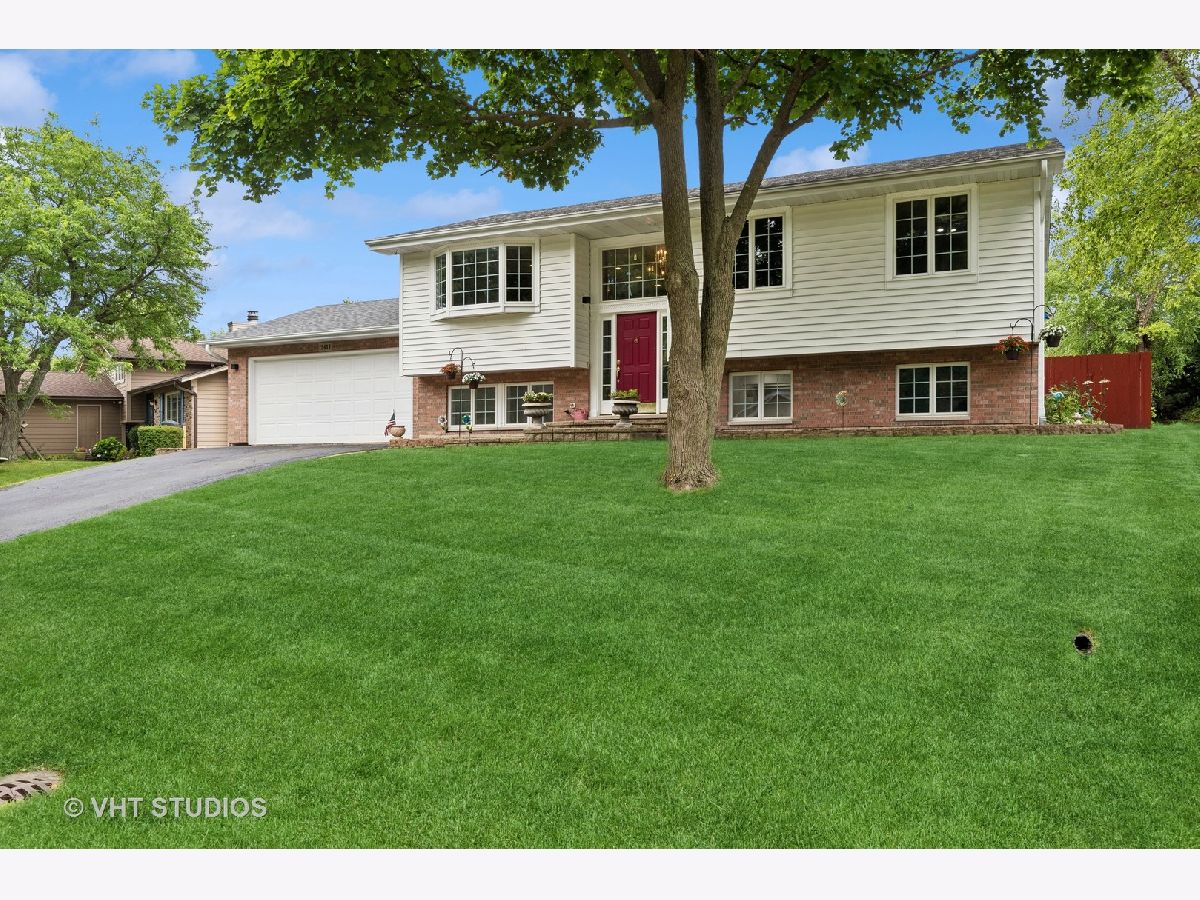 Homes Sold Venetian Village Lindenhurst Illinois, 2411 Rose Tree