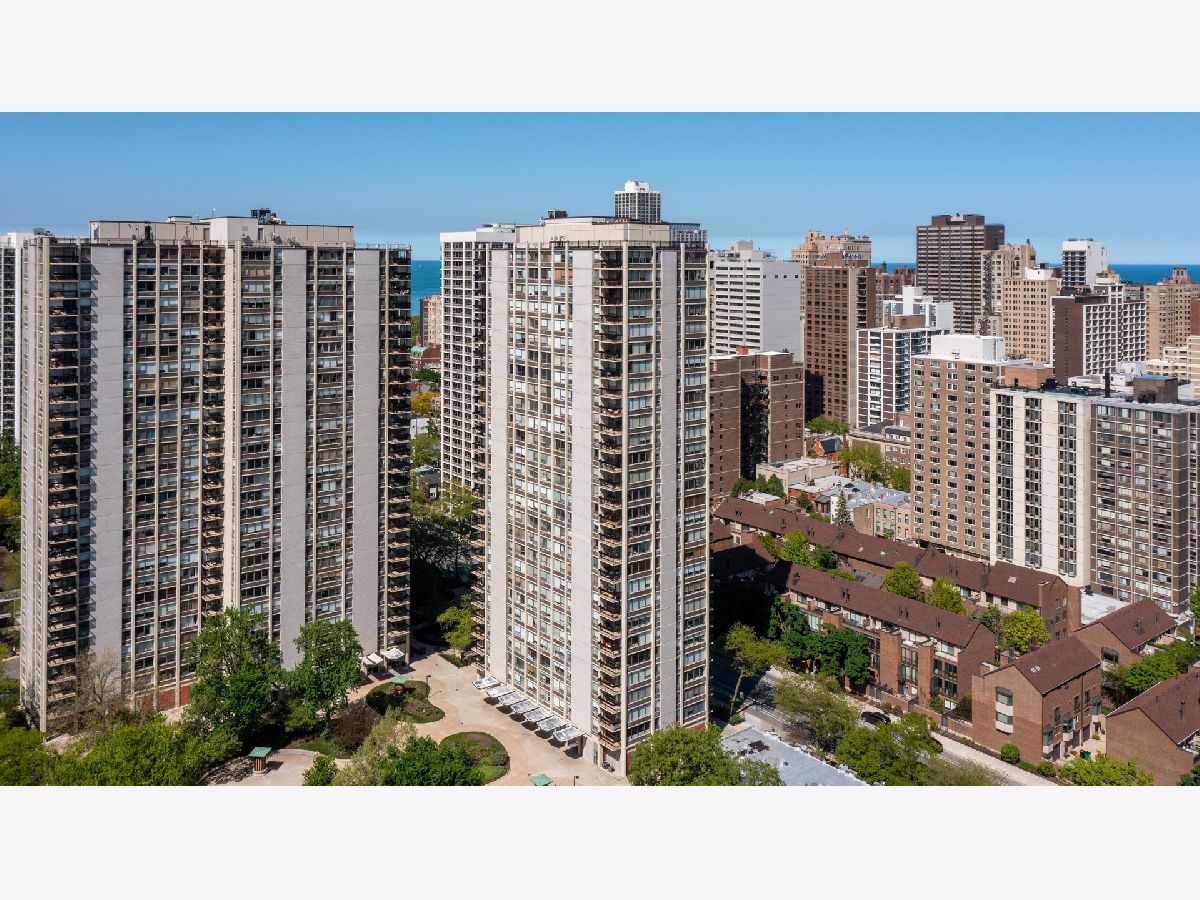 Condos & Townhomes Sold Dickenson House Chicago Illinois, 1355 Sandburg