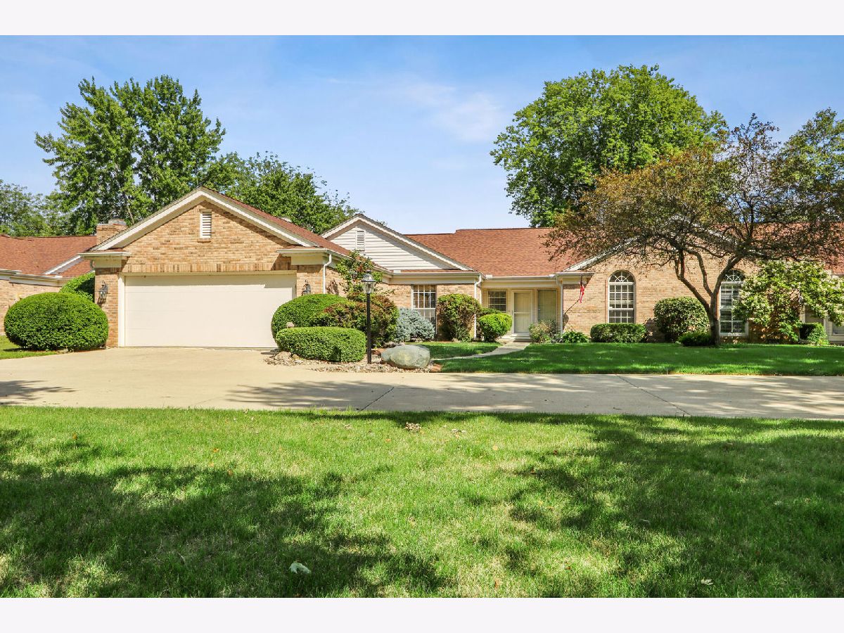 Homes & Condominiums Sold Lincolnshire Fields Champaign Illinois, 2030 Bentbrook