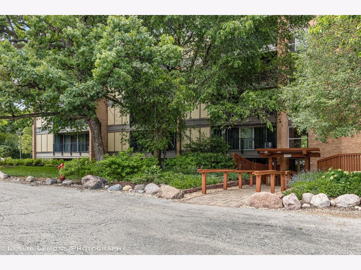 Condominiums Rented Four Lakes Village Lisle Illinois, 6000 Oakwood